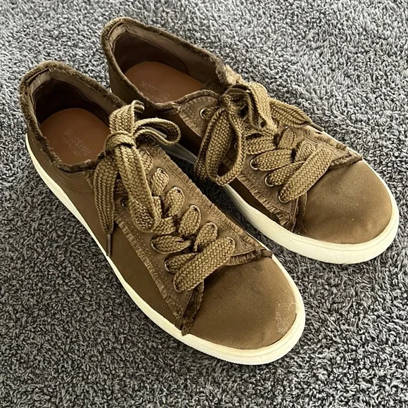 Mossimo Supply Shoes Mossimo Supply Co Womens Zell Satin